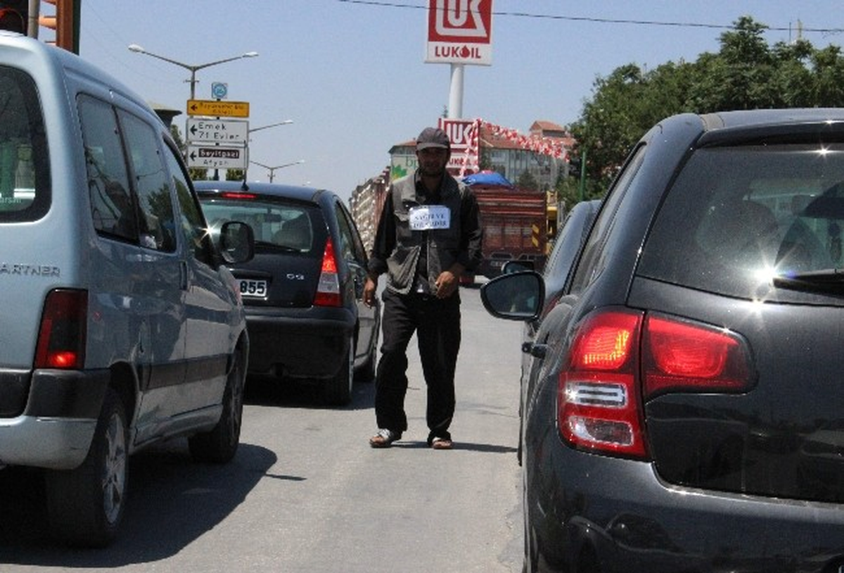 Şehir Merkezinden Sonra Trafik Işıklarını Mesken Tuttular