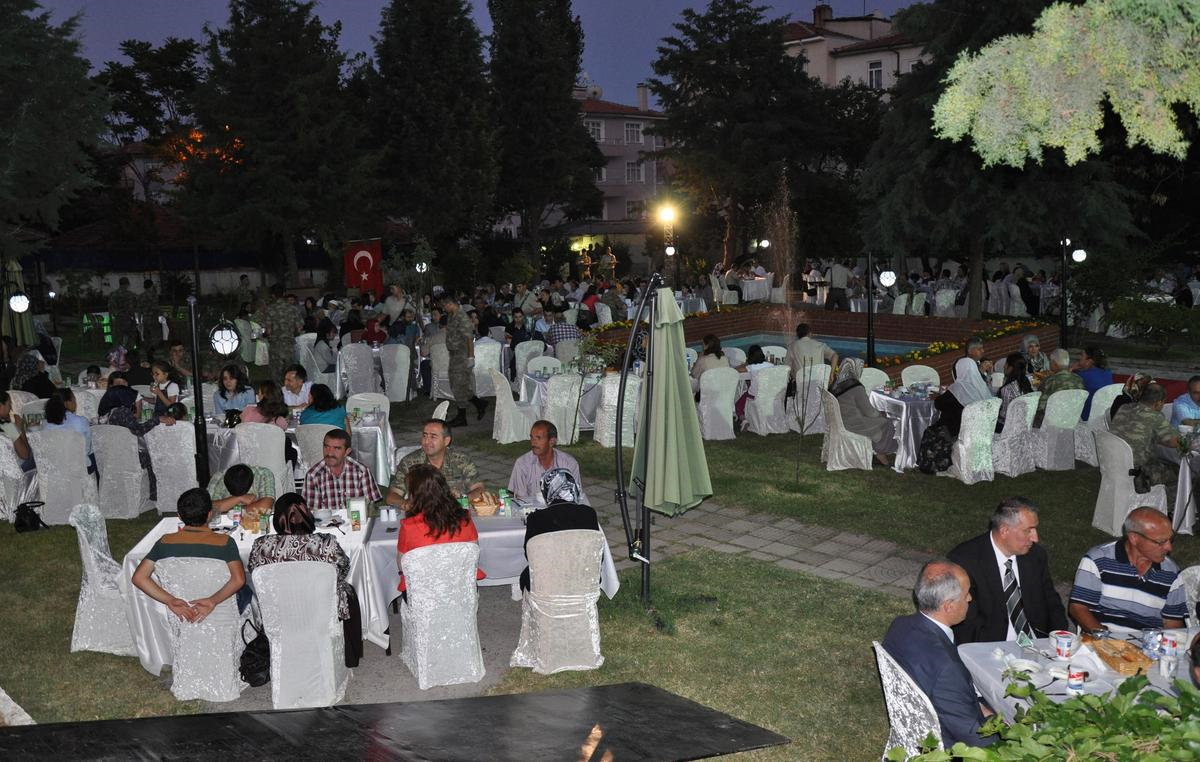 Şehit Aileleri ve Gazilere İftar
