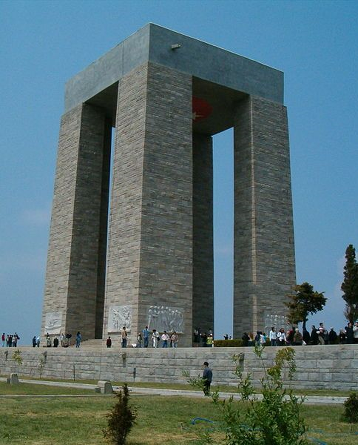 Şehitler Abidesinde Tadilat