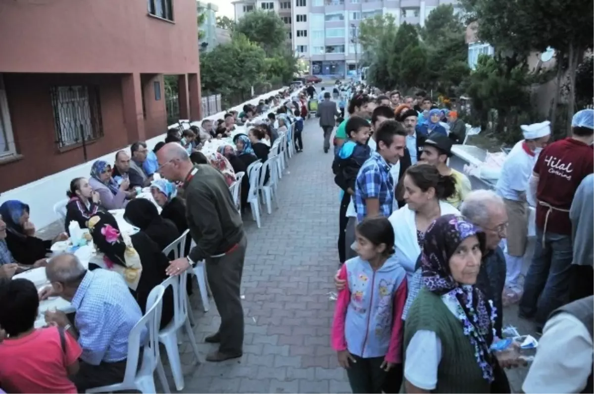 Tekirdağ\'da 2. İftar Yemeği Altınova Mahallesi\'nde Verildi