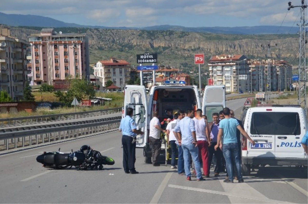 Tosya\'da Motosiklet Kazası: 2 Yaralı