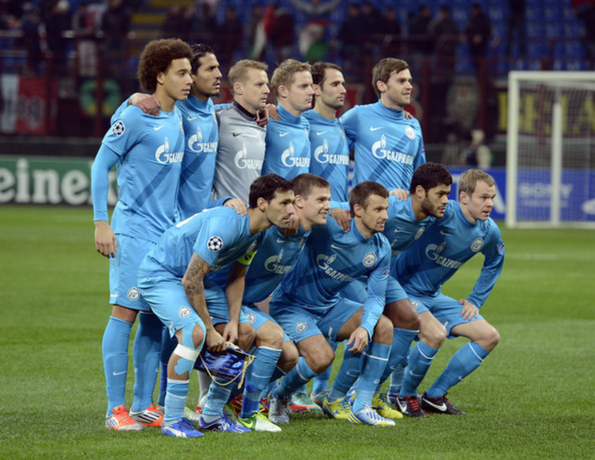 Zenit İki Oyuncusuyla Yollarını Ayırdı