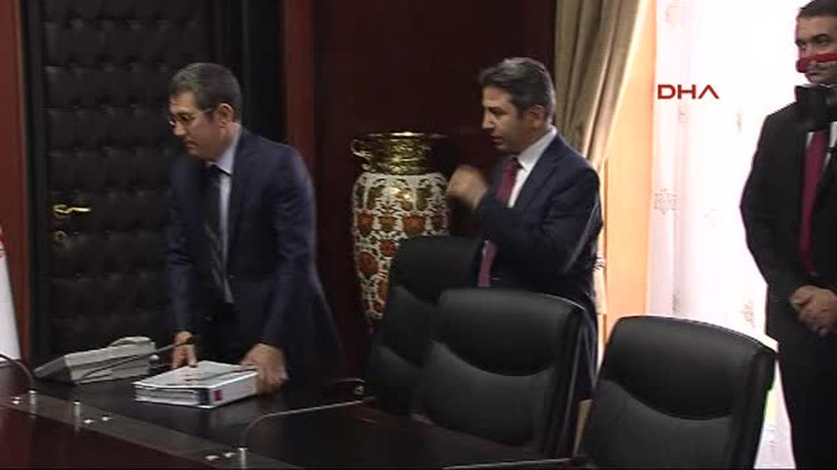 AK Parti Erdoğan\'ın Dilekçesini TBMM Başkanı Çiçek\'e Sundu