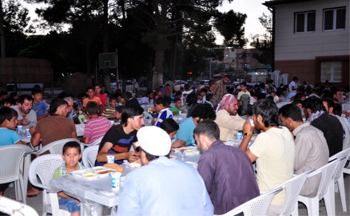 Akçakalelilerden Suriyelilere iftar -