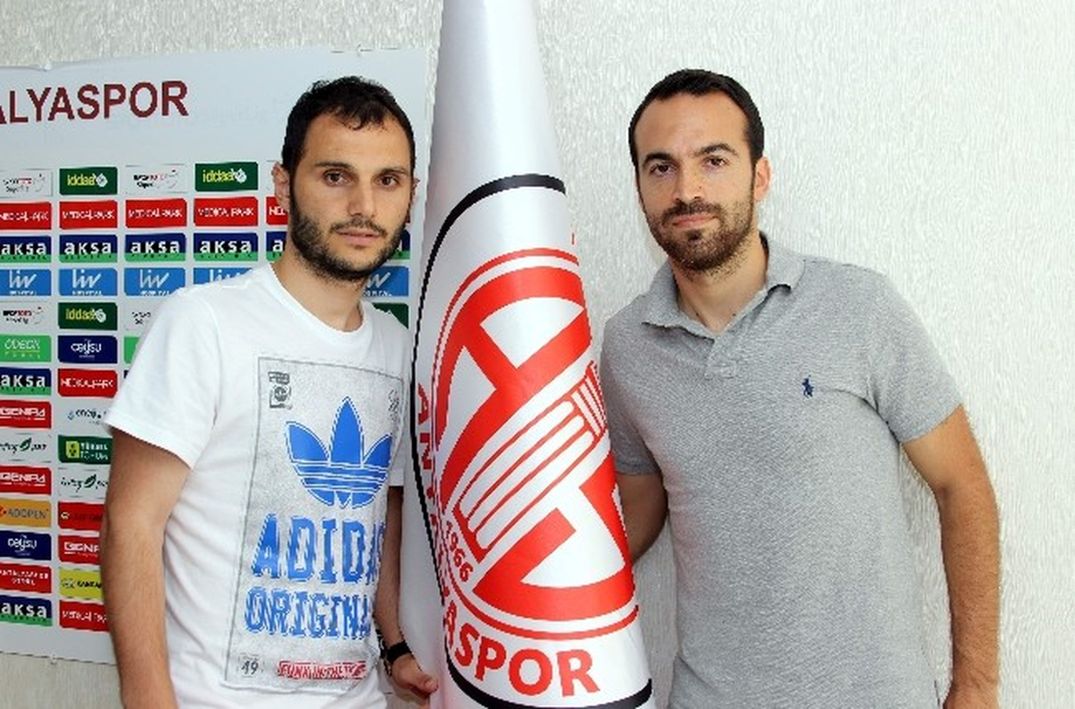 Antalyaspor\'dan Orta Sahaya İki Yeni İmza