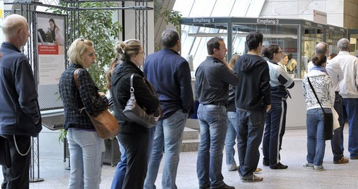 Almanya\'da Haziran Ayında İşsiz Sayısı 49 Bin Kişi Azaldı