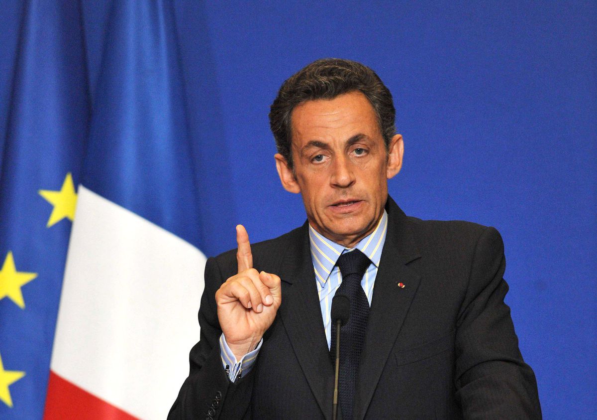 Fransa Eski Cumhurbaşkanı Sarkozy Gözaltına Alındı