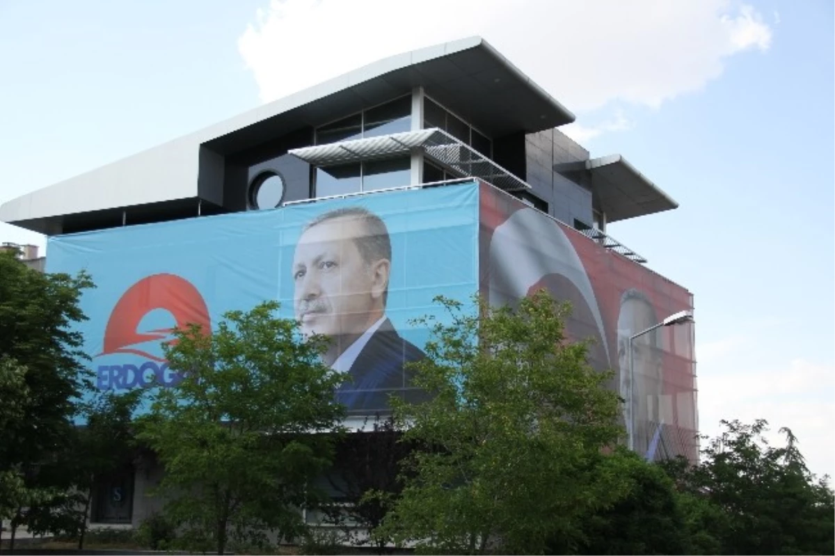 Başbakan Erdoğan\'ın Seçim Koordinasyon Merkezi Kuruldu