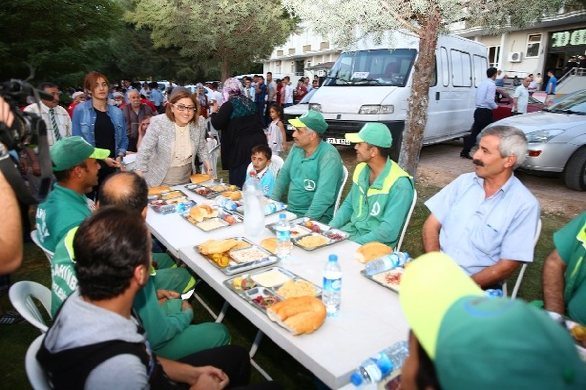 Başkan Şahin, Vatandaş ile İftar Çadırında Buluştu
