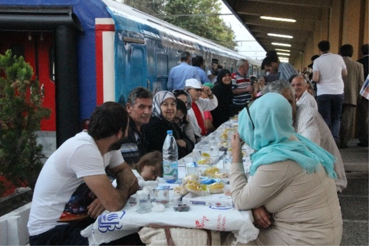 Bayrampaşa Belediyesi\'nden Adapazarı\'nda İftar