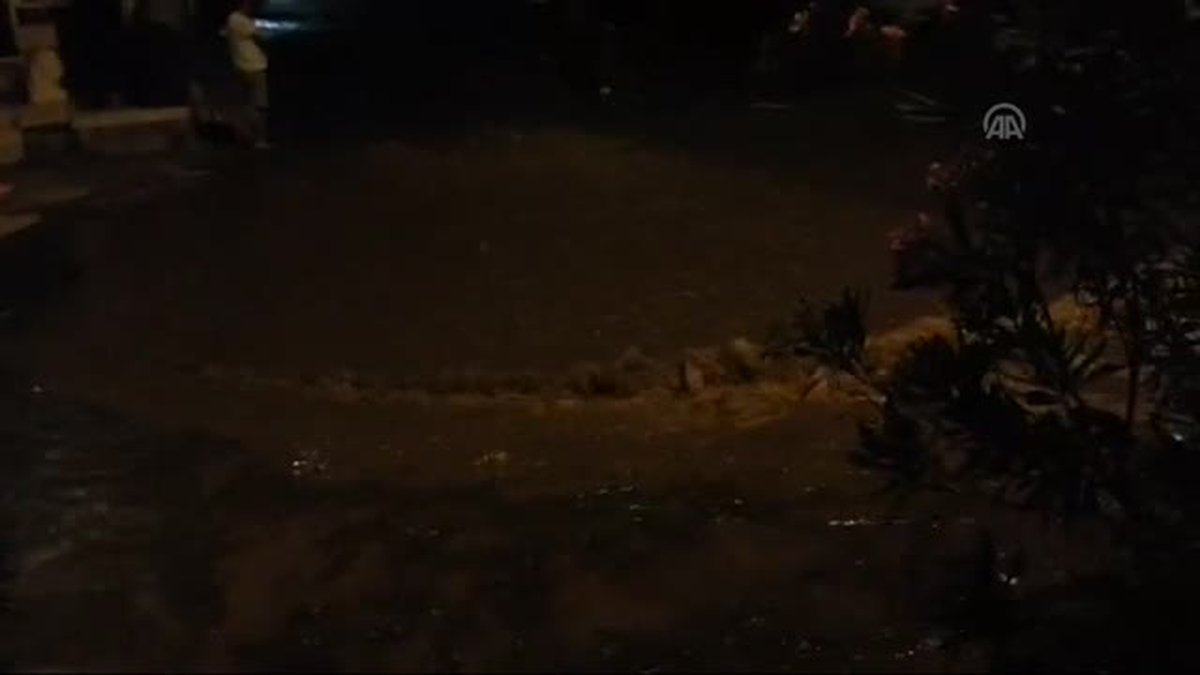 Bodrum\'da DSİ İçme Suyu Hattında Patlama