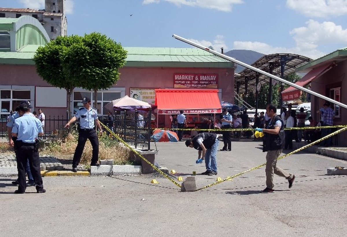 Erzurum\'da Minibüs Şoförü Bacaklarından Vuruldu