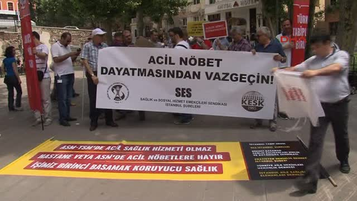 İl Sağlık Müdürlüğü Önünde "Çalışma Süresi" Eylemi
