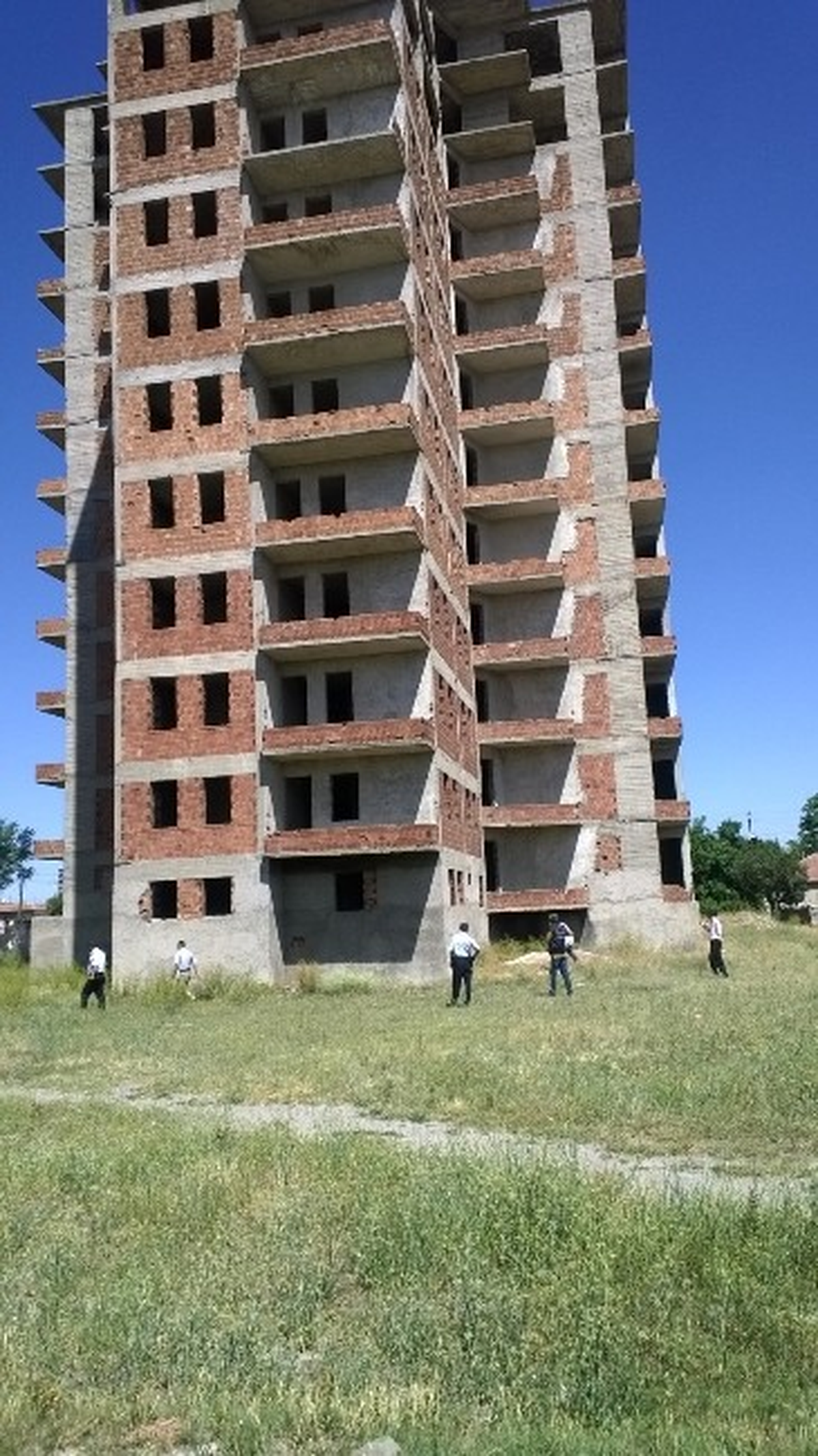 İnşaattan Düşen Küçük Kız Ağır Yaralandı