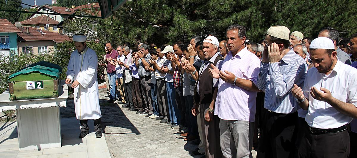 Akıntıya Kapılarak Ölen Çocuk Toprağa Verildi