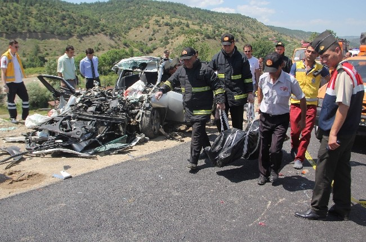 Karabük\'te Trafik Kazası: Dört Ölü, Bir Yaralı