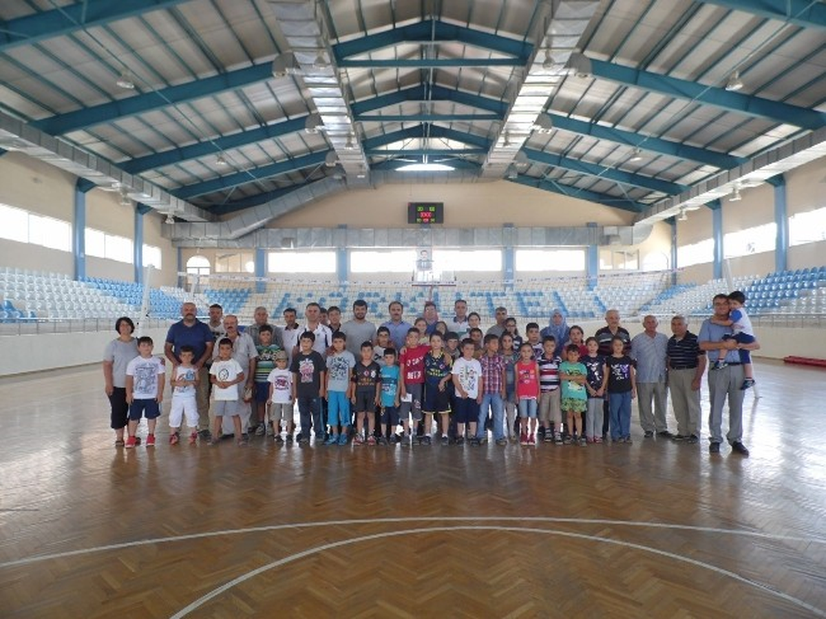 Korkuteli\'nde Yaz Spor Okulları Törenle Açıldı