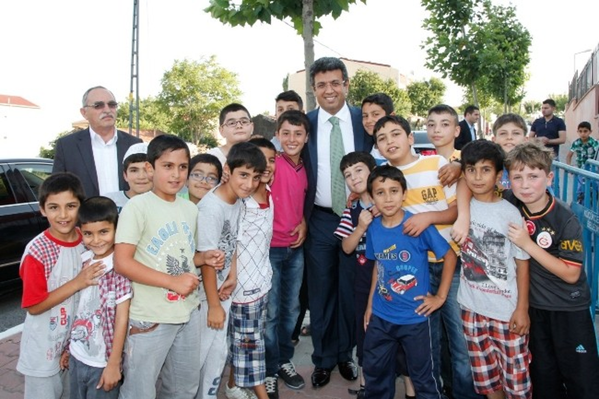 Küçükçekmece\'de İlk İftar Sofrası Yarımburgaz\'da Kuruldu