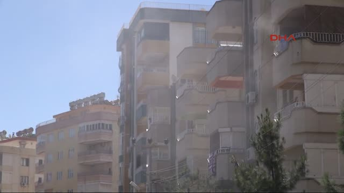 Mutfakta Çıkan Yangın 3 Evde Hasara Yol Açtı