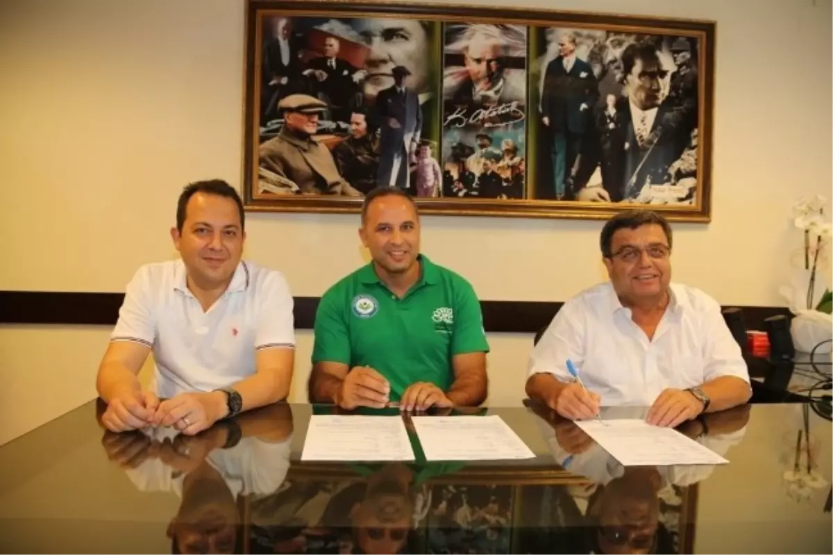 Nilüfer Belediyespor'da İki İmza Birden