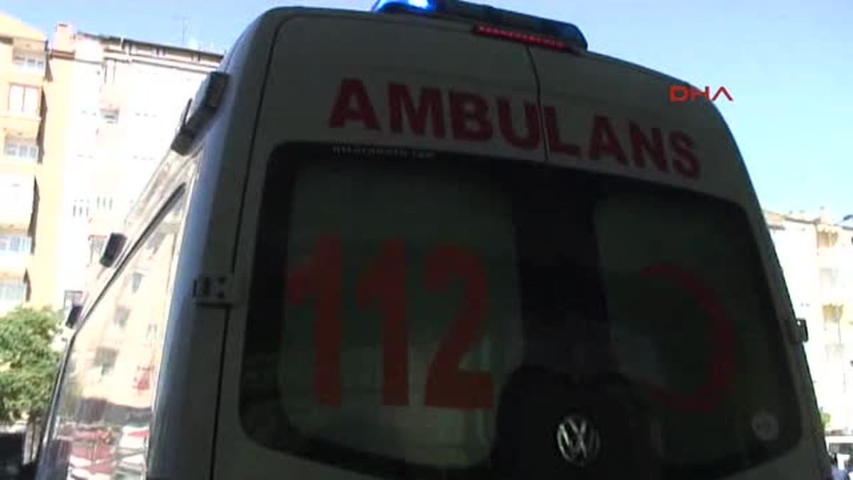 Otomobil Şarampole Devrildi : 1 Ölü, 2 Yaralı