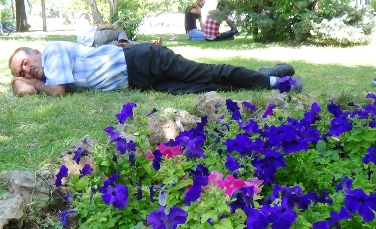 Sıcaklardan Bunalan Park ve Bahçelere Akın Etti