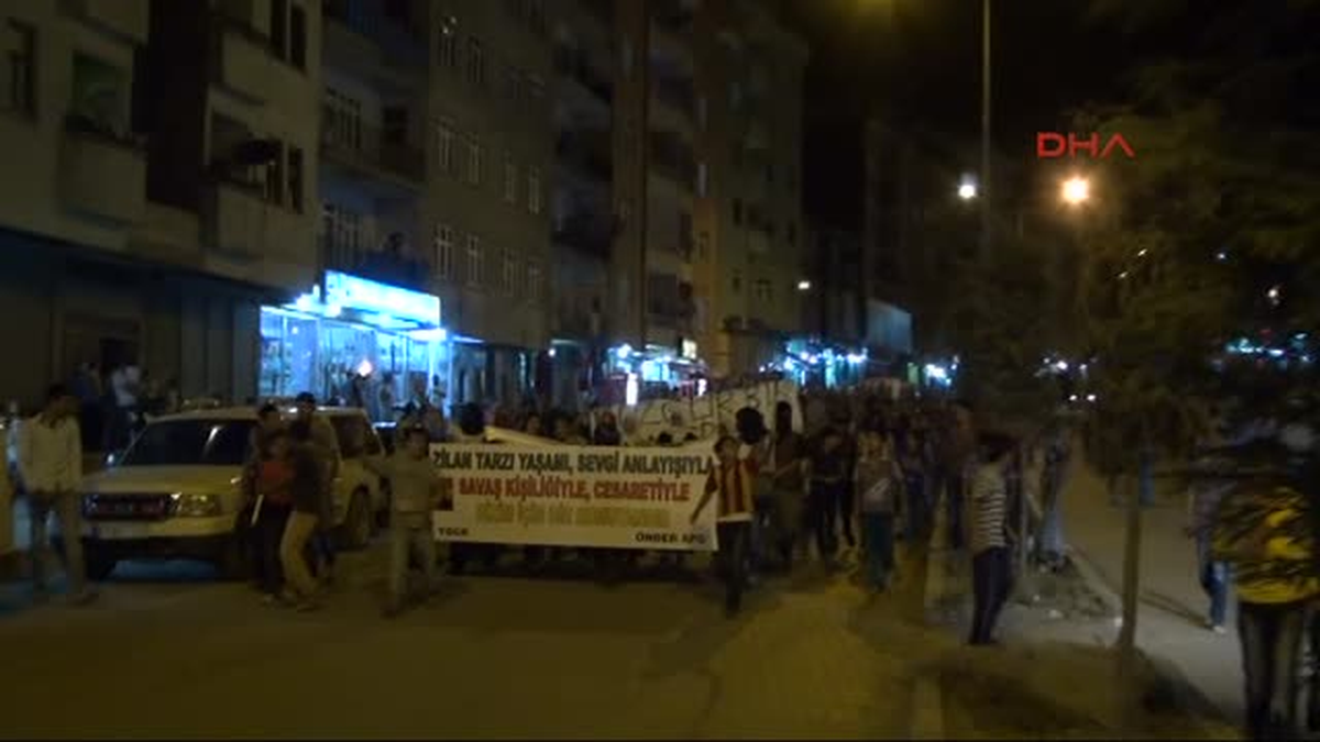 PKK\'lı Zilan İçin Hakkari\'de Yürüyüş Yapıldı
