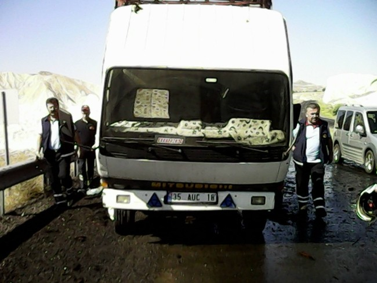 Seyir Halindeki Kamyonet Yandı