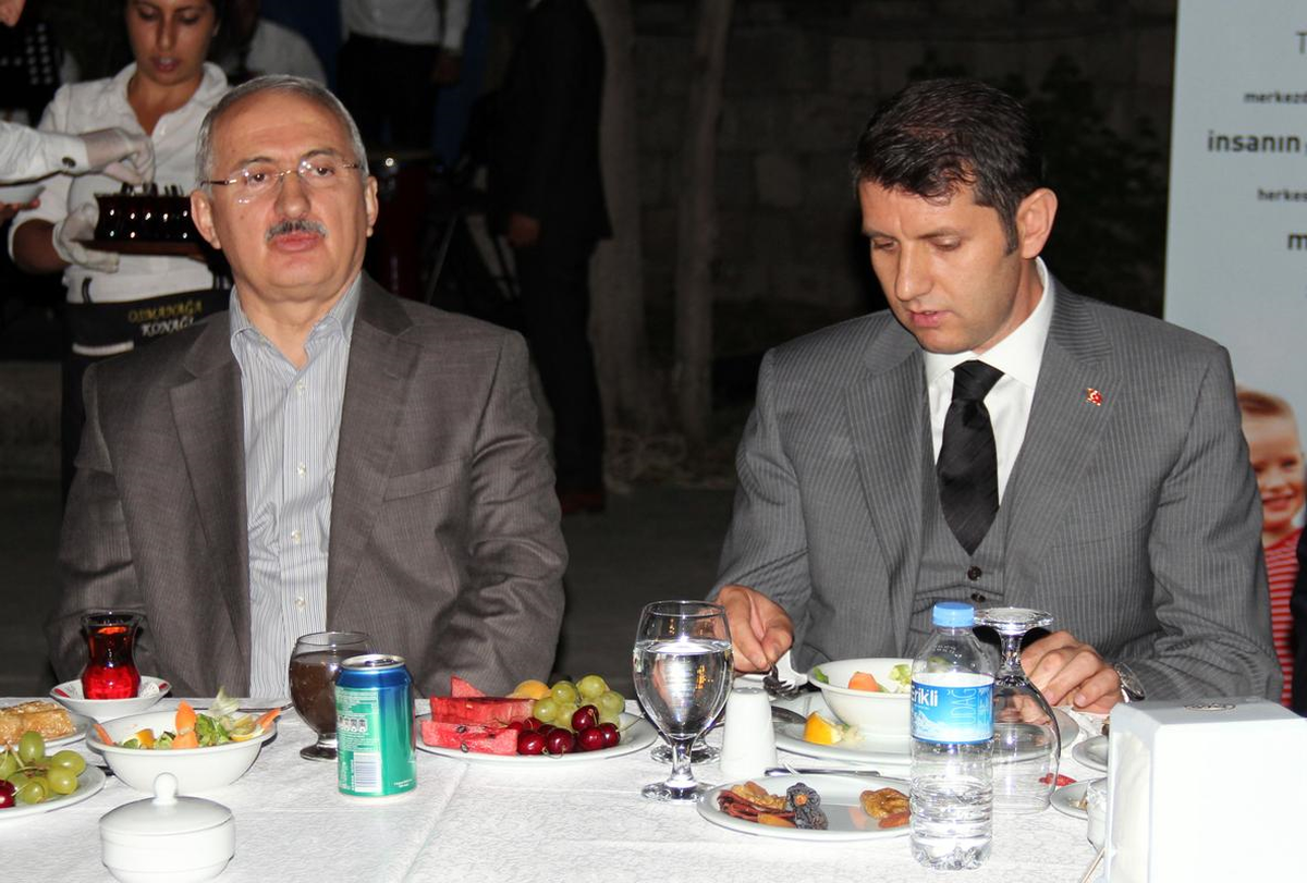 Sivas Valisi Barut, İftar Programına Katıldı