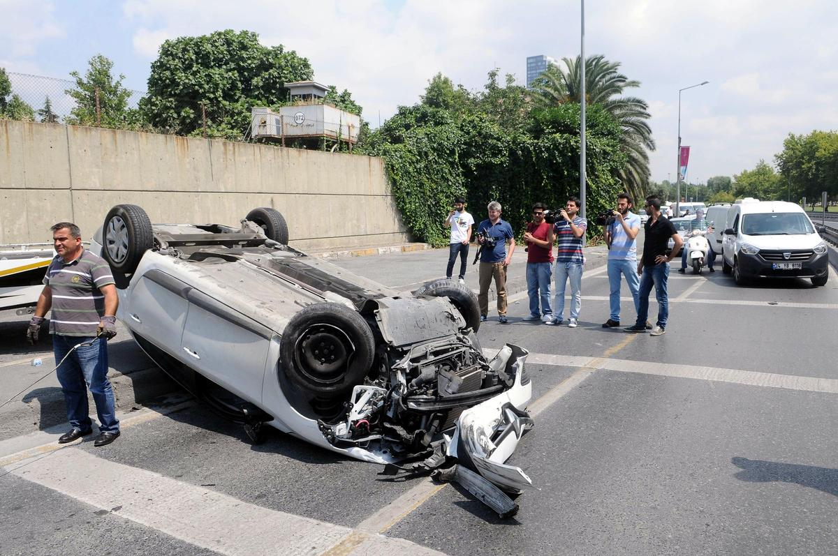 Takla Atan Otomobilin Sürücüsü Ağır Yaralandı