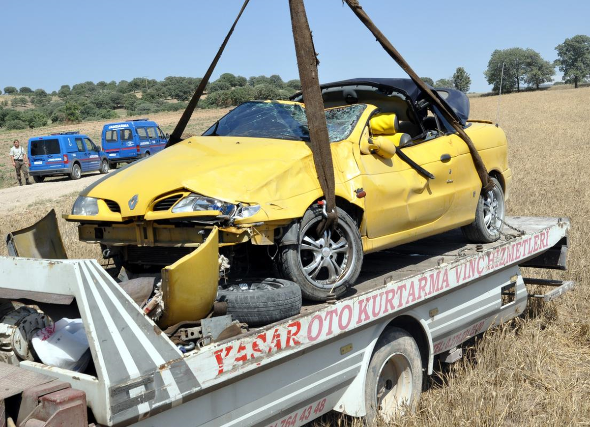 Uşak\'ta Trafik Kazası: 1 Ölü 1 Yaralı