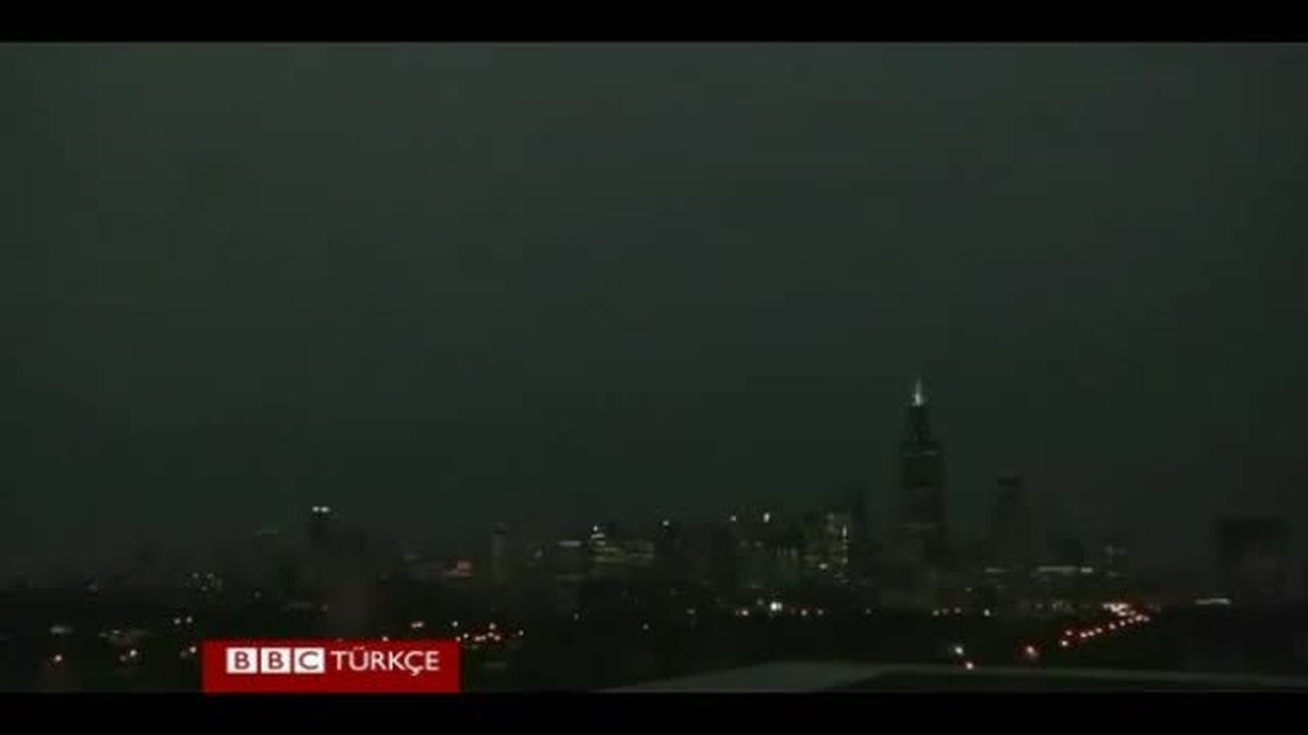 ABD\'nin En Yüksek Binasına Üç Yıldırım
