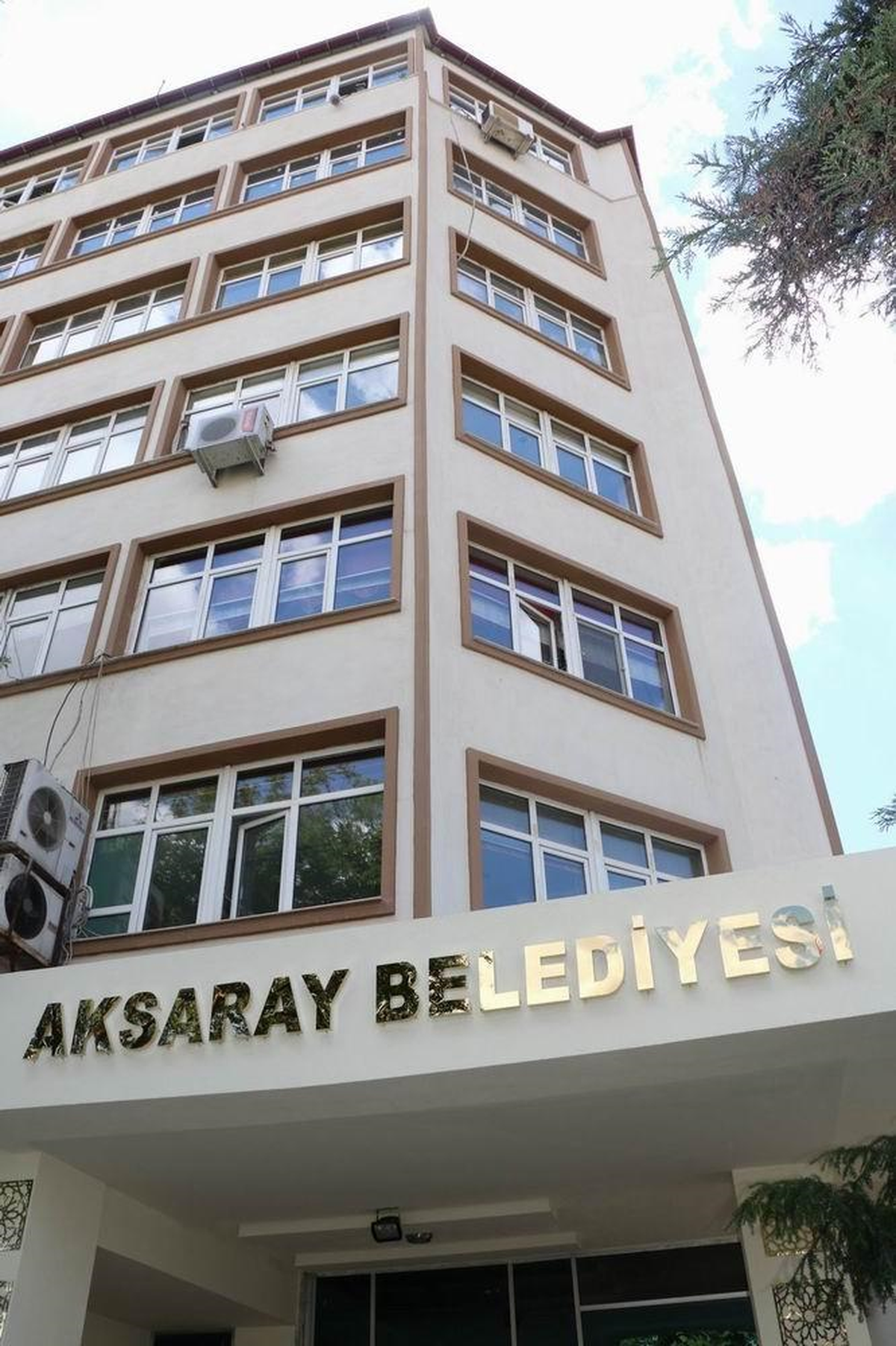 Aksaray Belediyesi Çalışanlarına İkramiye Verdi