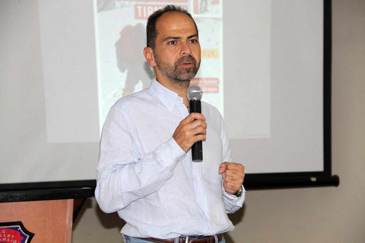 Akut\'tan Mahkumlara Kişisel Gelişim Semineri