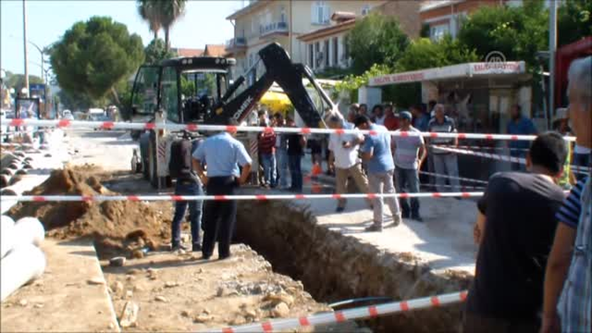 Altyapı çalışması sırasında tarihi mezar bulundu -