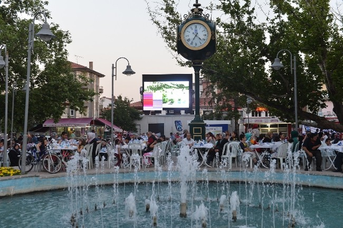 Ankara Büyükşehir Belediyesinden Halk İftarları