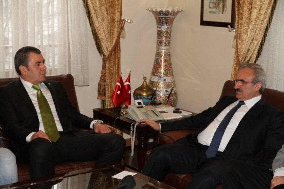 Vali Karaloğlu\'ndan Bursaspor\'a Ziyaret