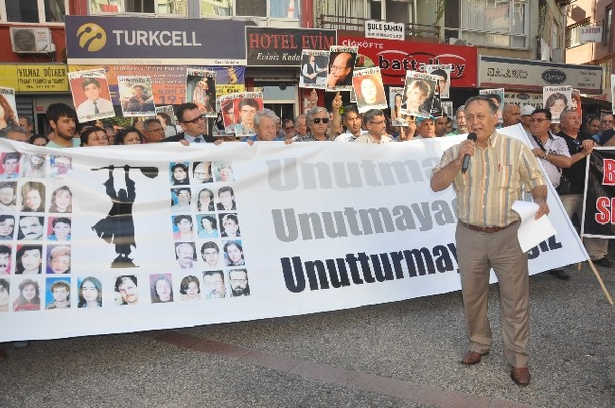 Balıkesir\'de Sivas Olaylarının 21. Yılı Anıldı