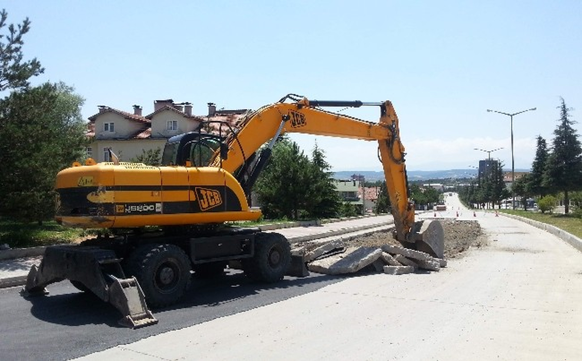 Beton Asfalt Yerine Sıcak Asfalt Dökülecek