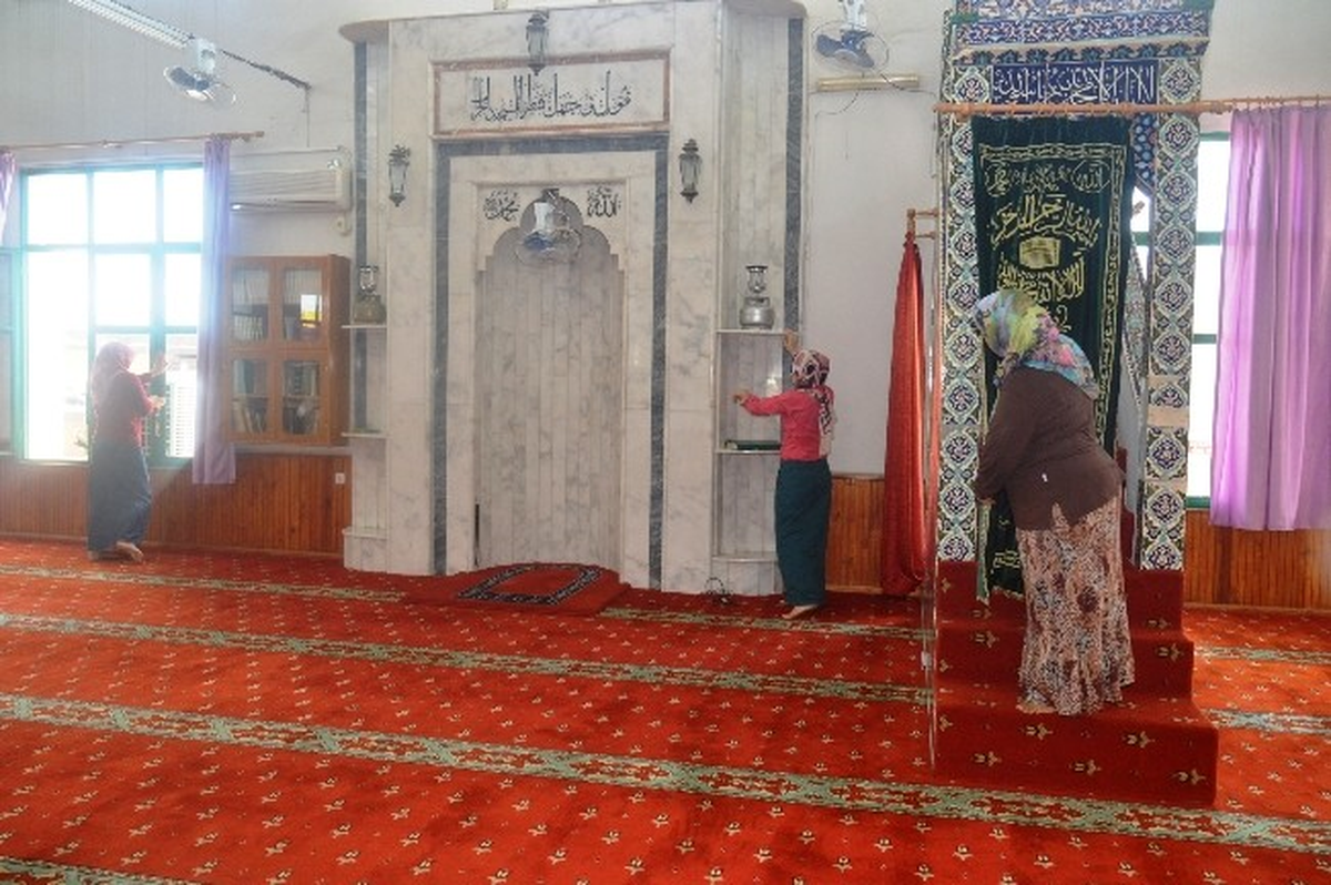 Ceyhan Belediyesi Cami Temizlik Timi İş Başında