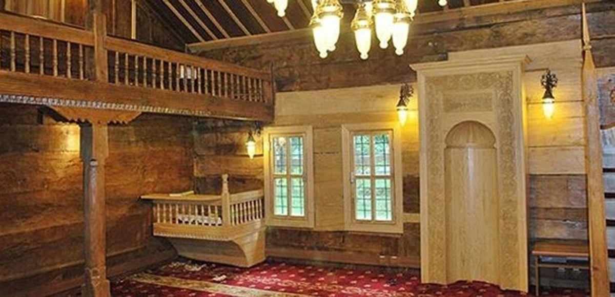 İznik\'te Çivisiz Cami 10 Yıl Sonra Yeniden İbadete Açıldı