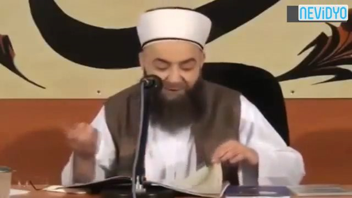 Cübbeli\'den Güldüren Oruç ve Sigara Yorumu
