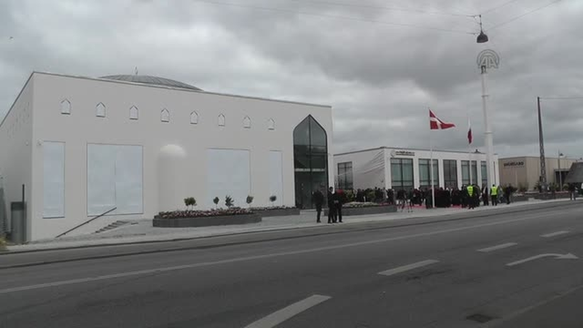 Danimarka\'nın Yeni Açılan Minareli Camiinde Hırsızlık!