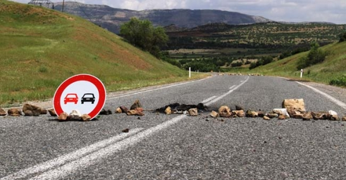 Diyarbakır-Bingöl Karayolunda Yol Kapatma Eylemi