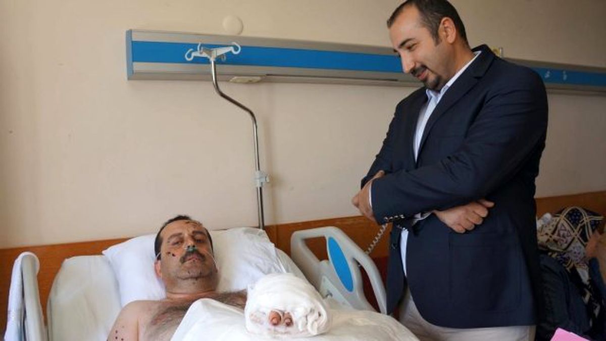 Erken Patlayan Ramazan Topundan Eliyle Korumuş