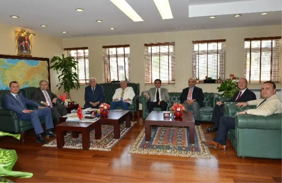Fahri Konsoloslar Vali Büyük'ü Ziyaret Etti