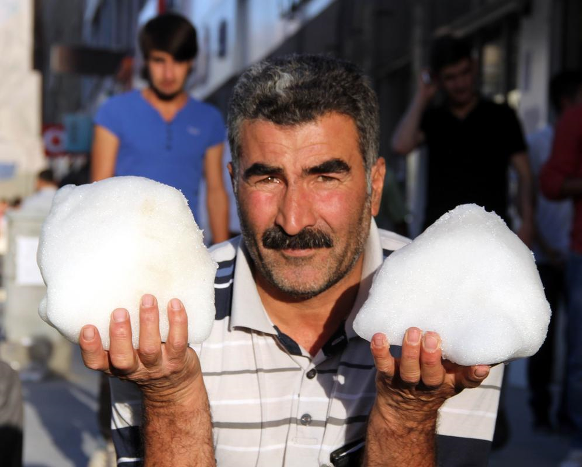 Hakkari\'de Kar Satışı