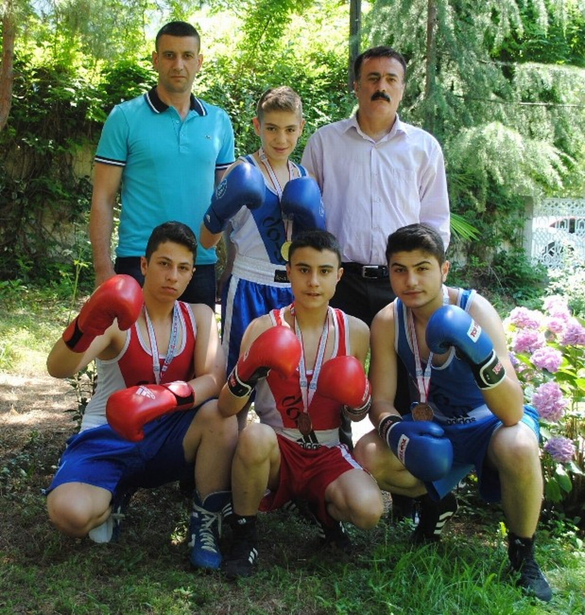 Hekimoğlu Boksta Zirve Yaptı