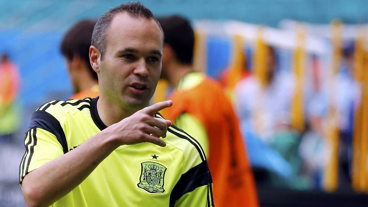 Iniesta: Van Gaal Saygıyı Hak Eden Biri