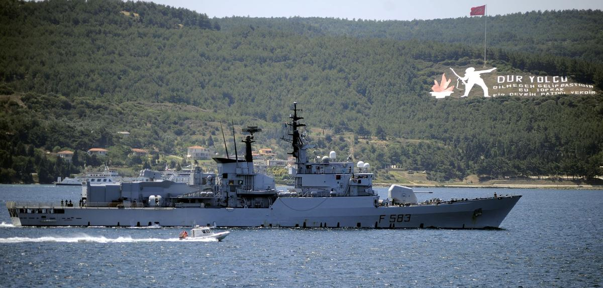 İtalya ve İngiltere Donanmalarına Ait Gemiler, Çanakkale Boğazı\'ndan Geçti